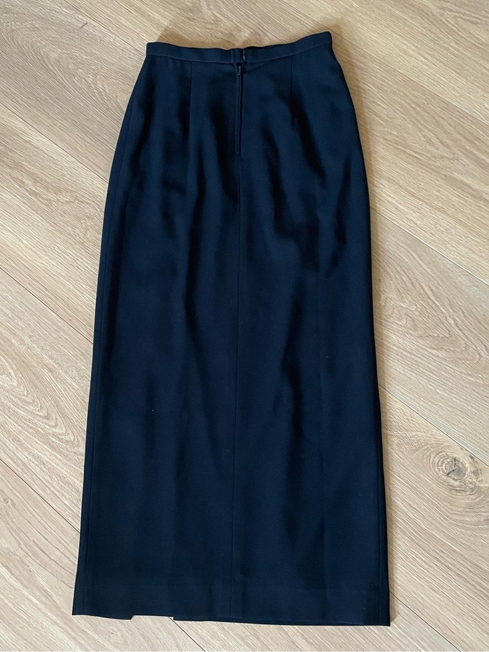 A.J. Bari Black Maxi Skirt with Slit - Size 8 - Picture 2 of 4